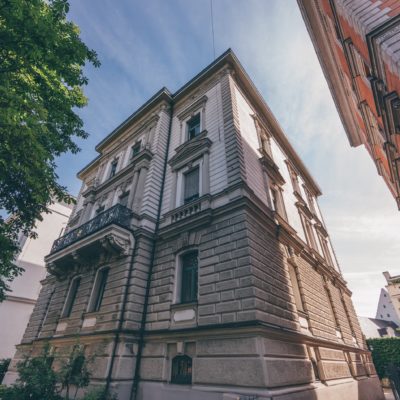 In diesem schönen Altbau befindet sich unser Büro.